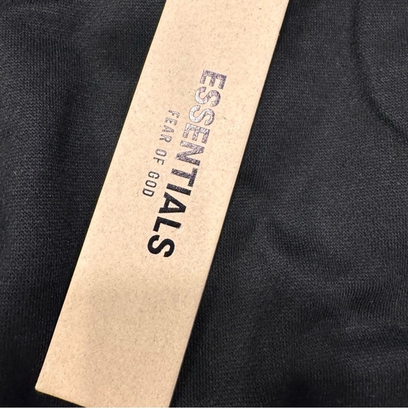 Fear of God Essentials Men’s Jet Black Pullover Hoodie Core Sz Large Arch Logo - Picture 5 of 8